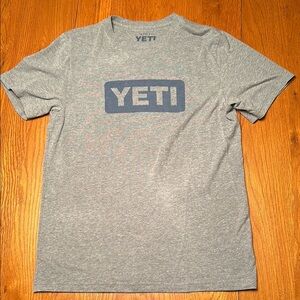 YETI Men's Grey T-Shirt